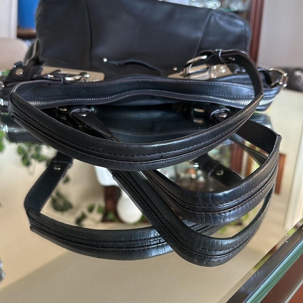 B. Makowsky Black Leather Silver Metallic Shoulder Bag like New - Picture 12 of 16